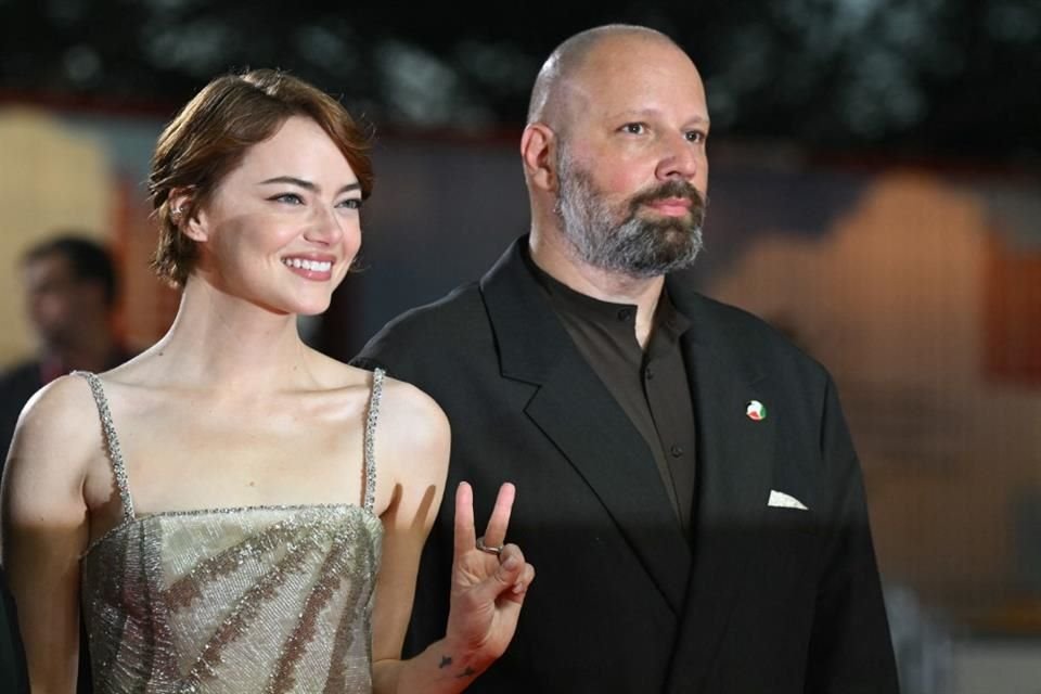 Dos años después de 'Pobres Criaturas', con el que se llevó el León de Oro en Venecia, el director griego Yorgos Lanthimos regresó al Lido pisando fuerte con 'Bugonia'.