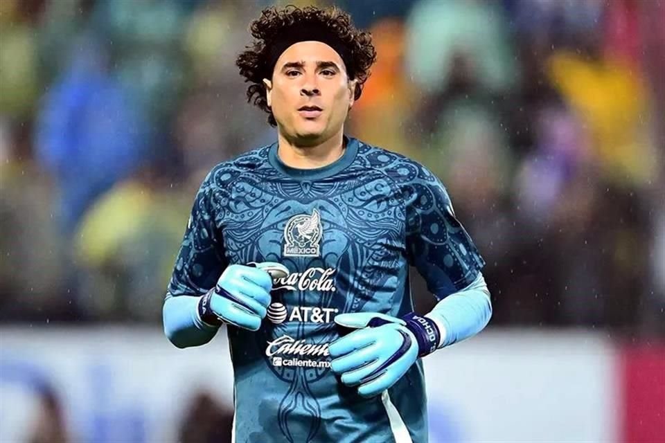 Guillermo Ochoa parecía haber encontrado acomodo en el Burgos, equipo de la Segunda División de España, pero de último momento se cayó su fichaje.