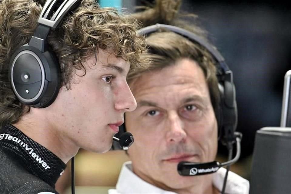 Toto Wolff pretende que el joven piloto italiano siga mostrando ese manejo agresivo.