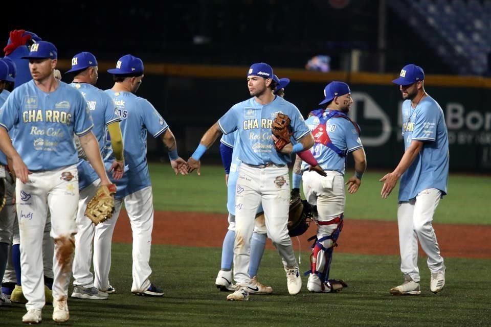 Charros venció 6-3 a Sultanes en el segundo juego de la Serie de Campeonato de la Zona Norte, y viajará a Monterrey con ventaja de 2-0.