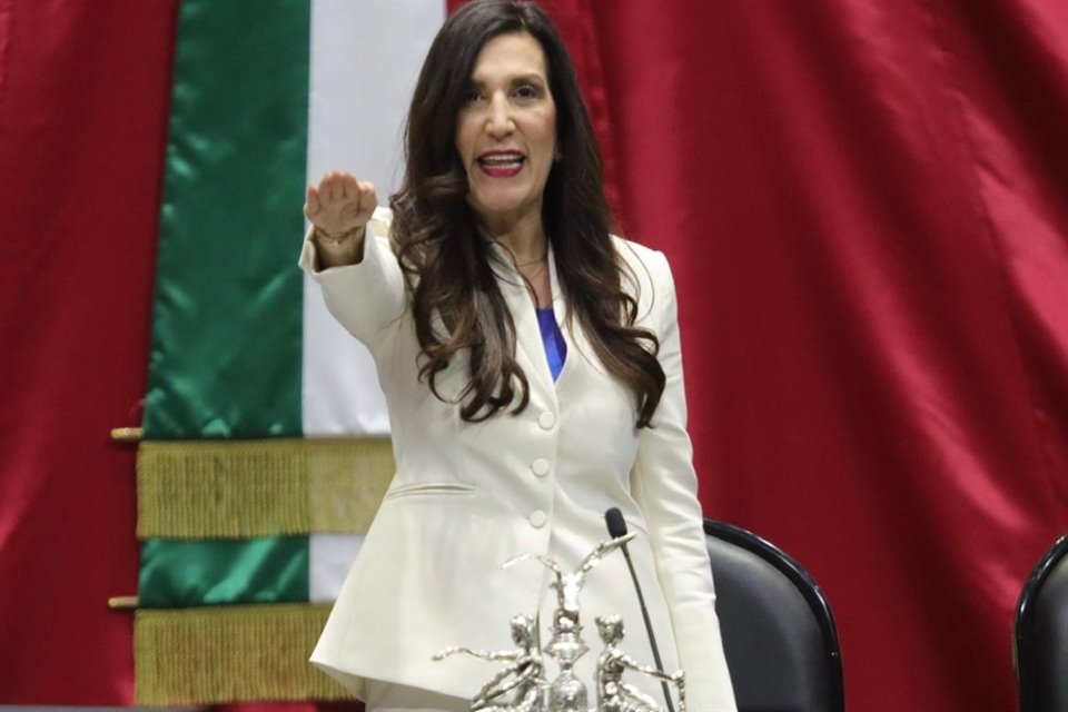 La Cámara de Diputados aprobó la conformación de la Mesa Directiva, que presidirá Kenia López, del PAN.