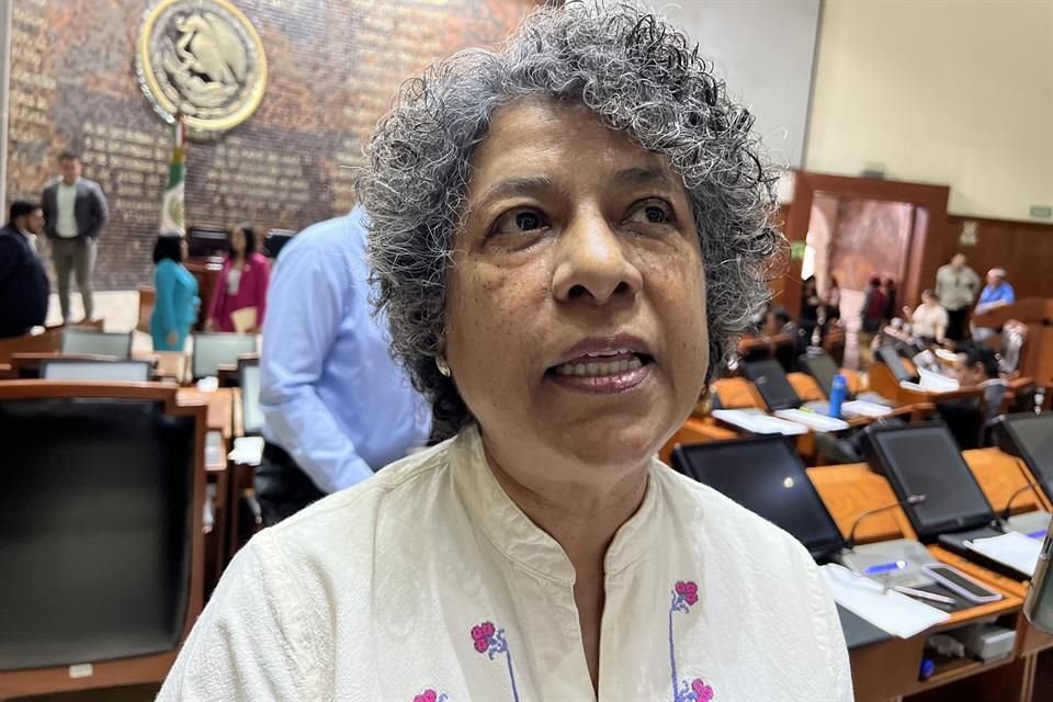 Candelaria Ochoa, diputada de Morena, impulsa iniciativa para mejorar legislación sobre órdenes de protección en Jalisco.