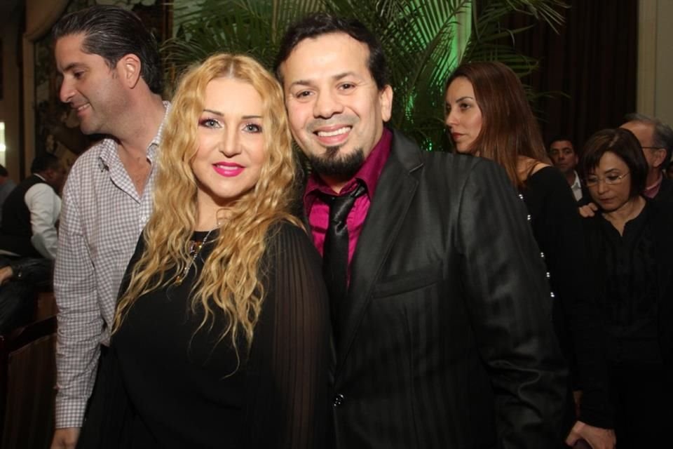 Alicia Villarreal confirmó que ya está oficialmente divorciada de Cruz Martínez, con quien estuvo casada más de 20 años.