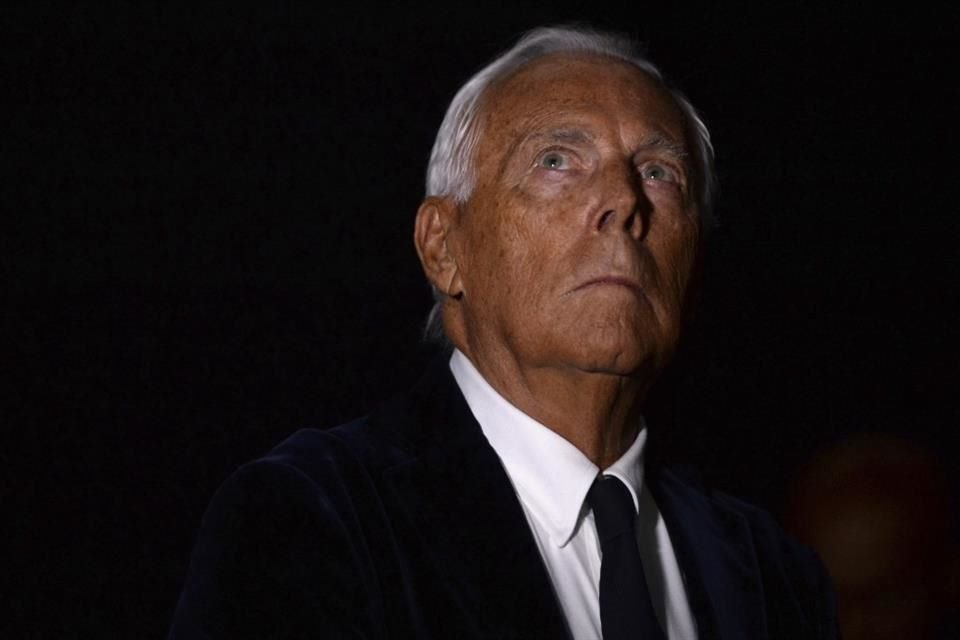 Giorgio Armani, ícono de la moda italiana, falleció a los 91 años dejando un legado de estilo, elegancia y creatividad global.