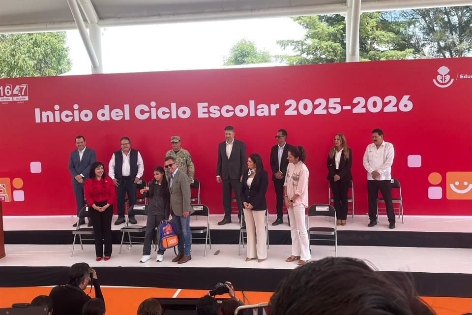 Lemus en telesecundaria de Jalostotitlán.