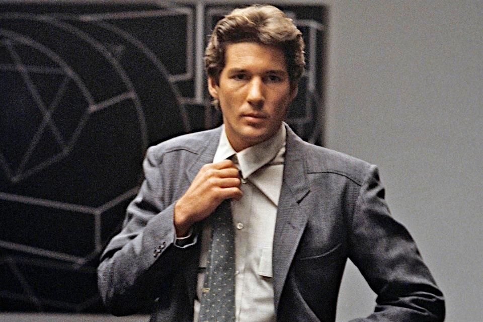 Para la película 'Gigoló Americano (1980)', Richard Gere lució un sofisticado armario de trajes sueltos en tonos arenosos de Armani.