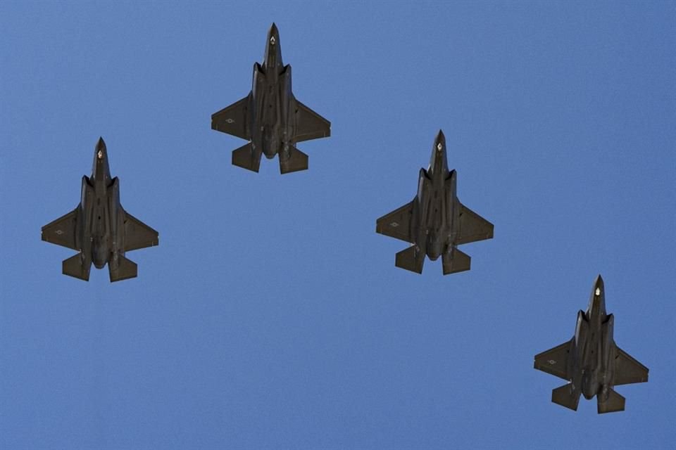 La revelación sobre los F-35 se produjo pocas horas después de que el Pentágono acusara a Venezuela de un vuelo 'altamente provocativo' de aviones de combate sobre un buque de guerra de EU.