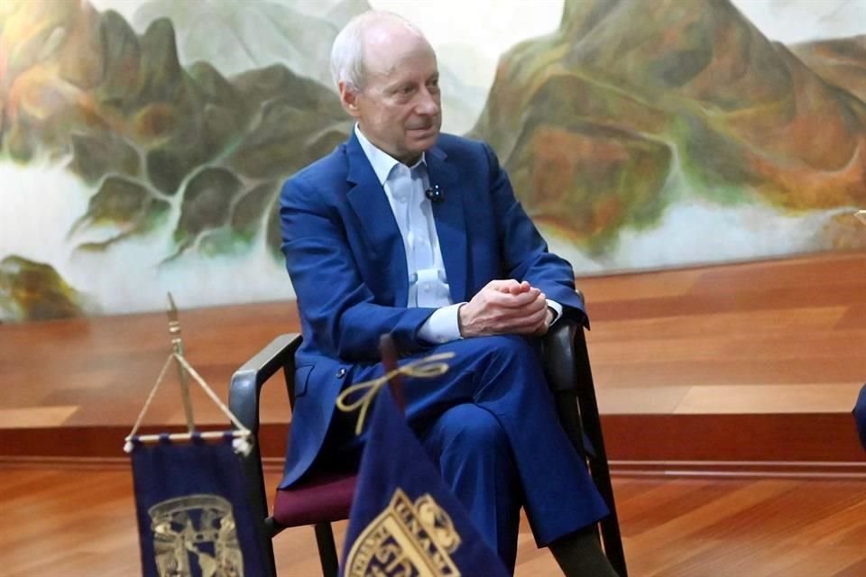 El pensador estadounidense Michael J. Sandel en la UNAM.