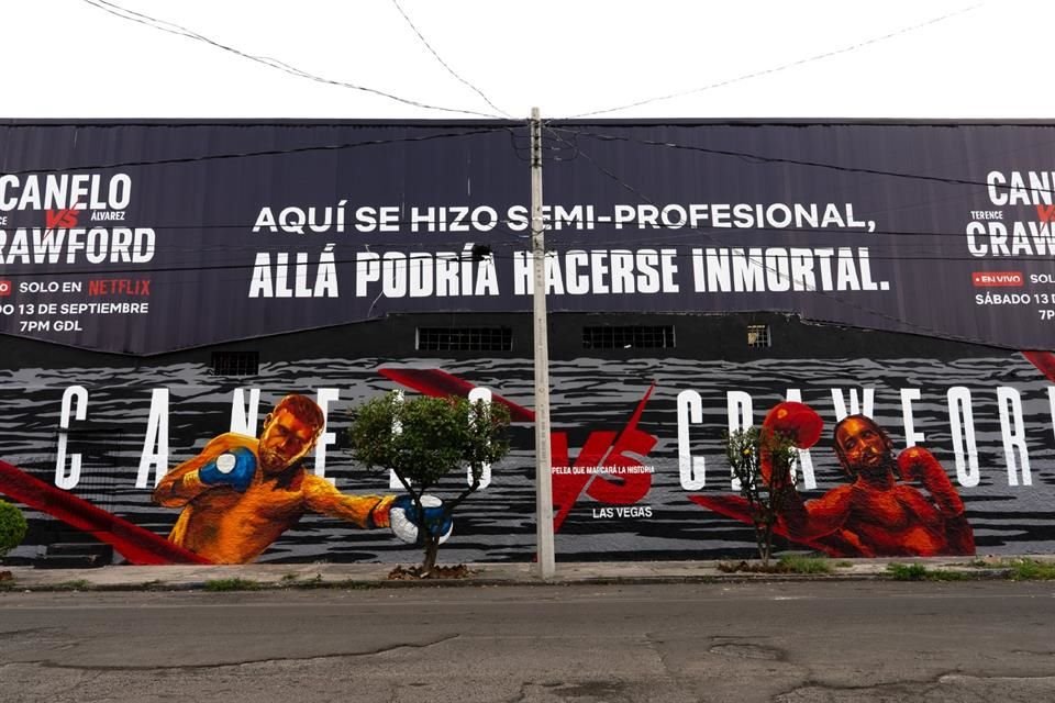 Las piezas fueron encargadas por Netflix a colectivos locales como parte de la campaña de promoción del combate.