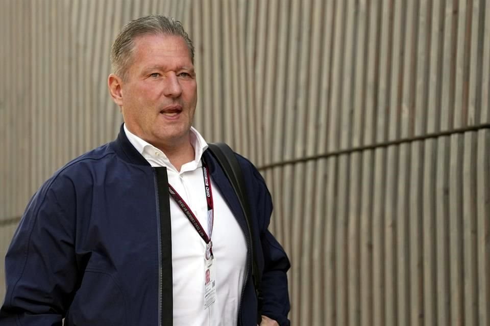 Jos Verstappen ve algo raro en McLaren.