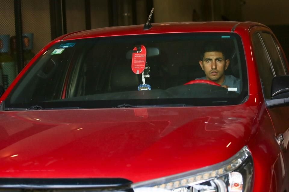 Víctor 'Pocho' Guzmán habló de su salida de las Chivas y dijo que no fue por decisión del técnico Gabriel Milito.