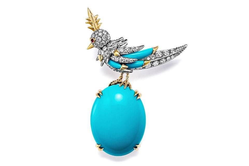 Finas piezas de joyería llenas de optimismo y pasión por la vida fabricadas en oro, engastadas con diamantes, turquesas y tanzanitas.