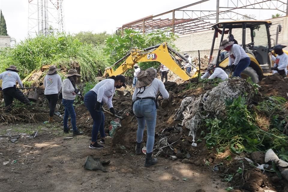 Buscadoras y usuarias del DAI lamentaron que éste no sea para todos los familiares de personas desaparecidas que laboran en fosas.