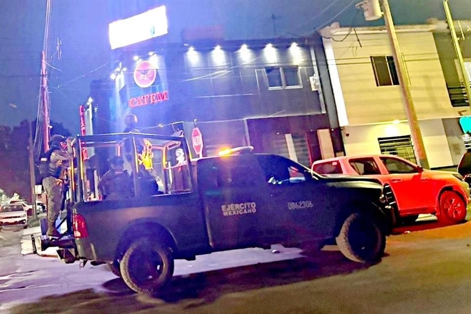 El Ejército y la GN catearon las oficinas del Sindicato CATEM en Gómez Palacio, Durango, tras denuncias de cobros ilegales a empresarios.