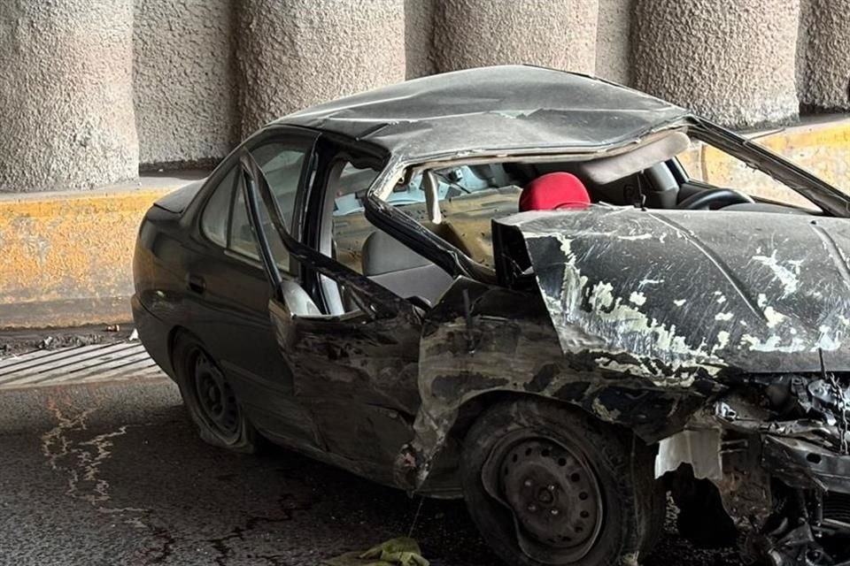 Dos hombres murieron tras impactarse en un retorno de Periférico Sur de Santa María Tequepexpan, Tlaquepaque.