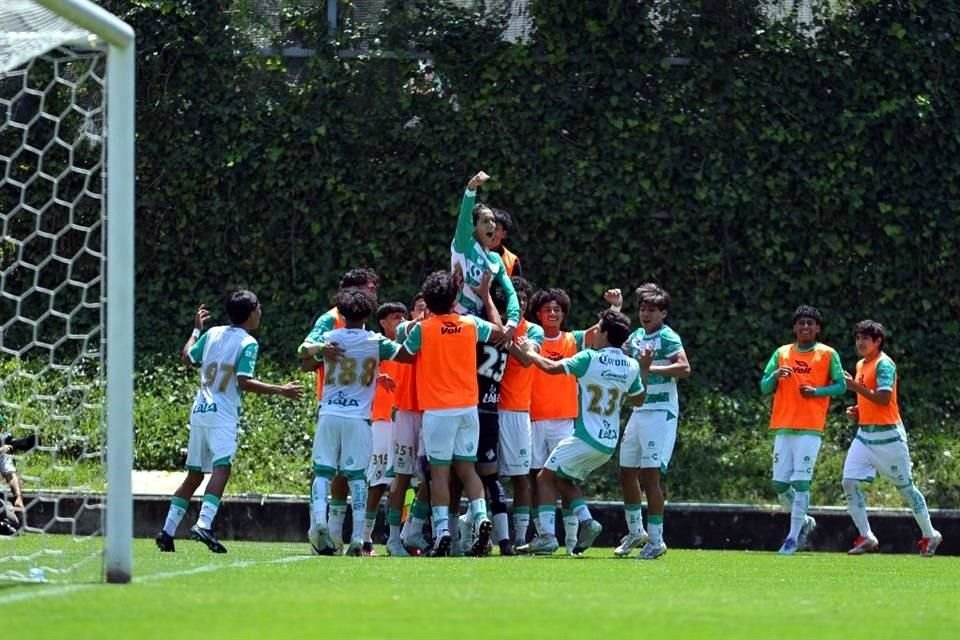 Lucca Vuoso fue la figura de la definición para Santos con un doblete sobre Orlando City.