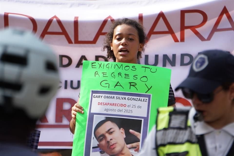 Familiares, amigos y voluntarios se manifestaron por quinta vez por la desaparición de Gary, Héctor y Manuel.