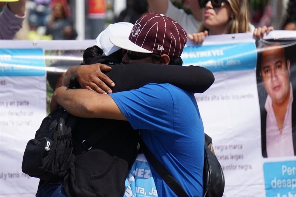 Familiares, amigos y voluntarios se manifestaron por quinta vez por la desaparición de Gary, Héctor y Manuel.