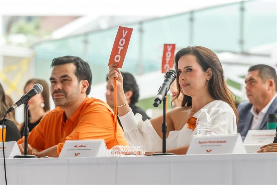 Álvarez Máynez y Mirza Flores.