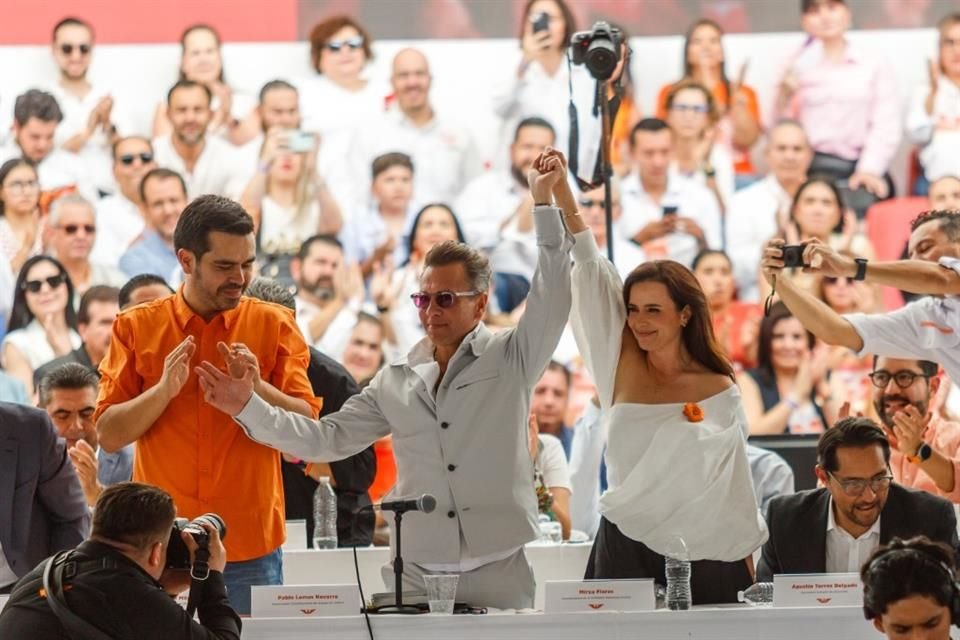 Pablo Lemus durante la convención del partido al que pertenece.
