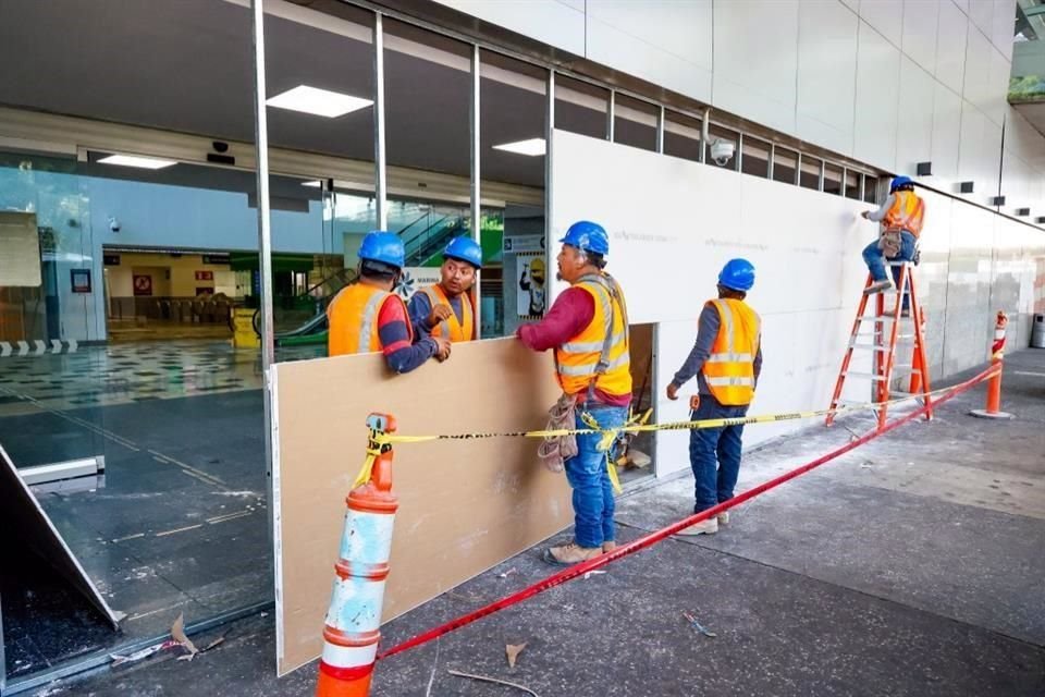 A la terminal 1 se podrá acceder a través de las puertas 4 a la 10.