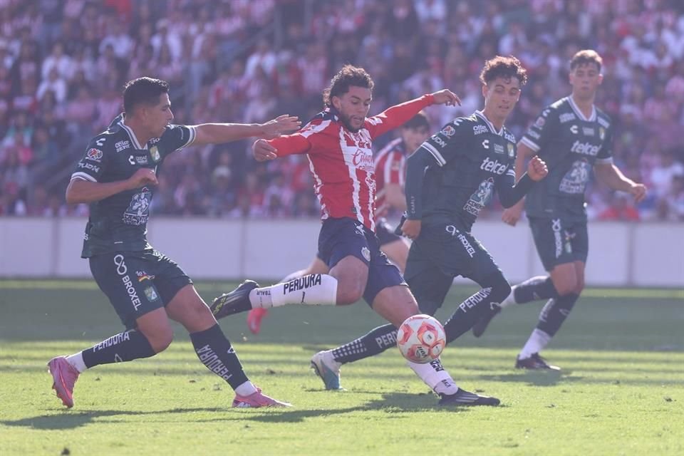 En tierras estadounidenses, los rojiblancos lograron cortar una racha de 4 partidos sin conocer la victoria.