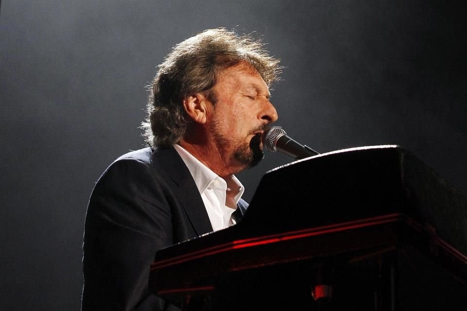 Davies era el único miembro fundador de Supertramp que seguía en la banda desde la salida de Hodgson en 1983.