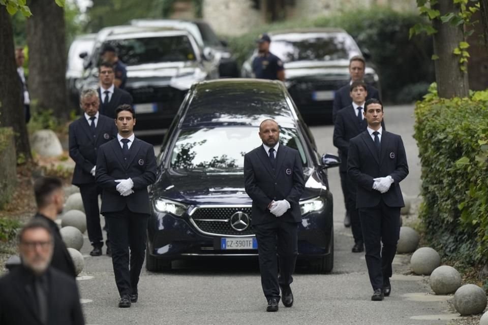 Armani, dueño de un imperio de lujo valorado en miles de millones de euros, falleció el jueves a los 91 años.