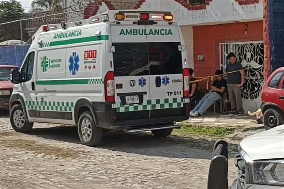 Una mujer encontró el cadáver de un hombre, que tenía varios días de fallecido, en un domicilio de la Colonia Guadalupana, en Tlaquepaque.