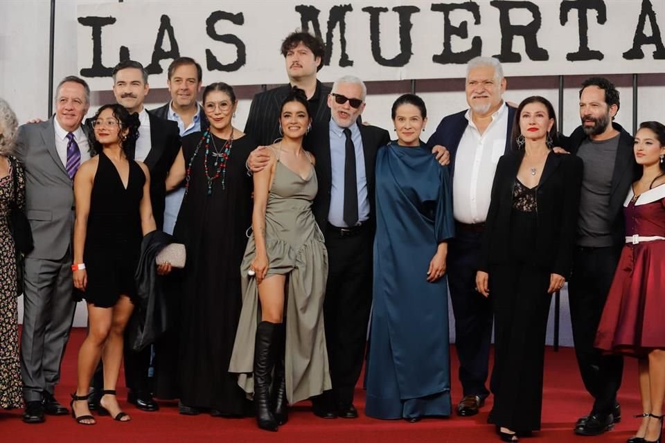 El elenco de la serie estuvo presente en la Cineteca Nacional.