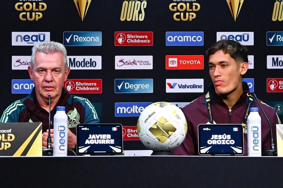 El defensor mexicano admitió que Javier Aguirre lo motiva para que dé pelea por el puesto.