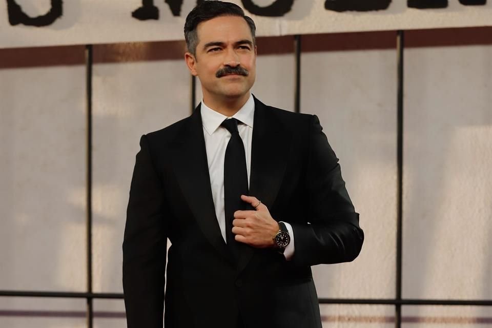 Tras la serie 'Las Muertas', Alfonso Herrera está listo para su rol en 'La Casa de los Espíritus', basada en el libro de Isabel Allende.