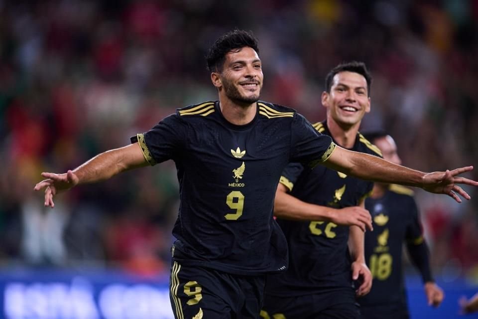 Raúl Jiménez marcó el primer tanto del Tricolor.