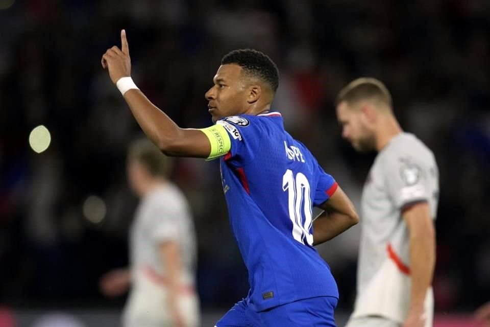 Mbappé lamenta que los deportistas no puedan hablar libremente del tema.