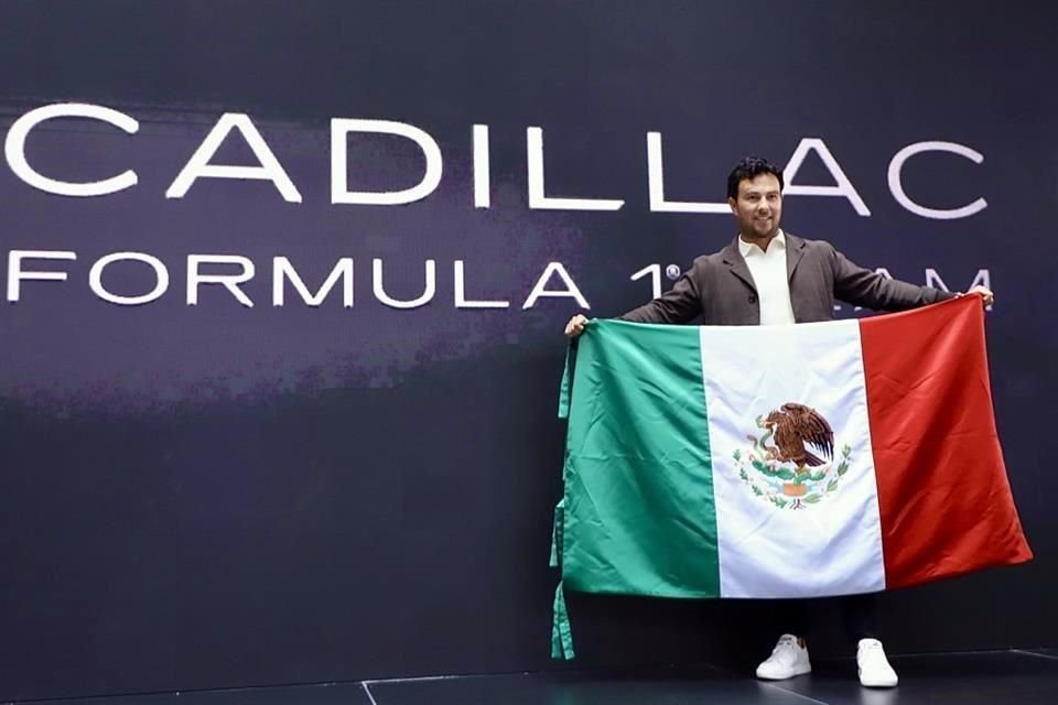 Checo es piloto de Cadillac.
