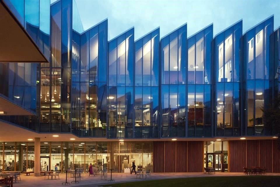 El edificio recibió ya el Premio Nacional RIBA y el Premio RIBA.