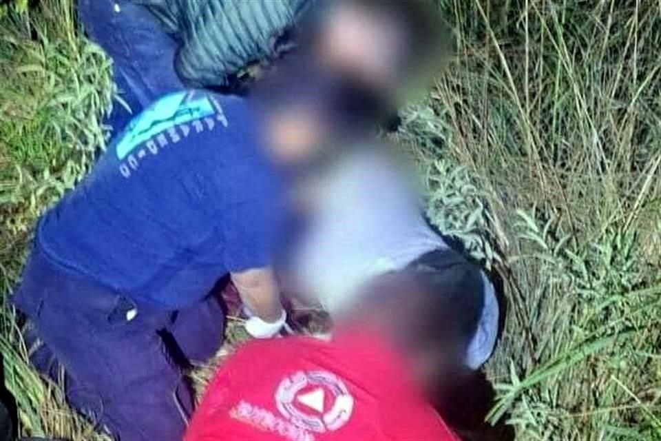 Uno de los sacerdotes resultó herido de bala.