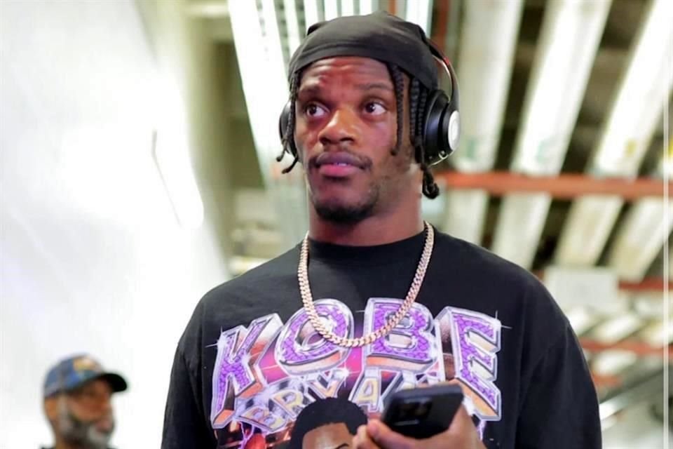 Lamar ofreció una disculpa y le recomendó a los aficionados que griten lo que quieran, pero no usen las manos.