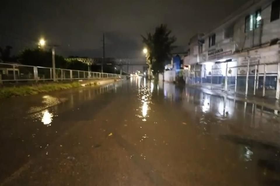 Av. Colón, entre las estaciones de 18 de Marzo e Isla Raza.