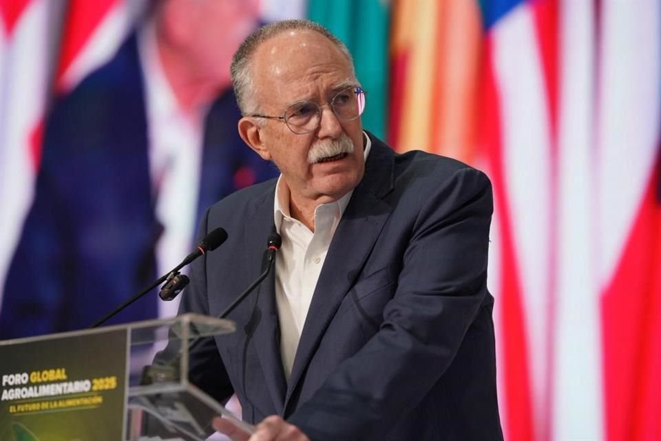 Julio Berdegué, Secretario de Agricultura.