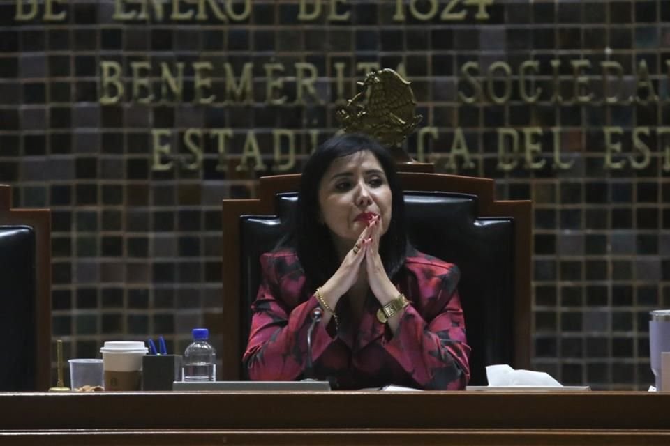 Marta Estela Arizmendi Fombona fue tildada de corrupta, por su compañera morenista Brenda Carrera.