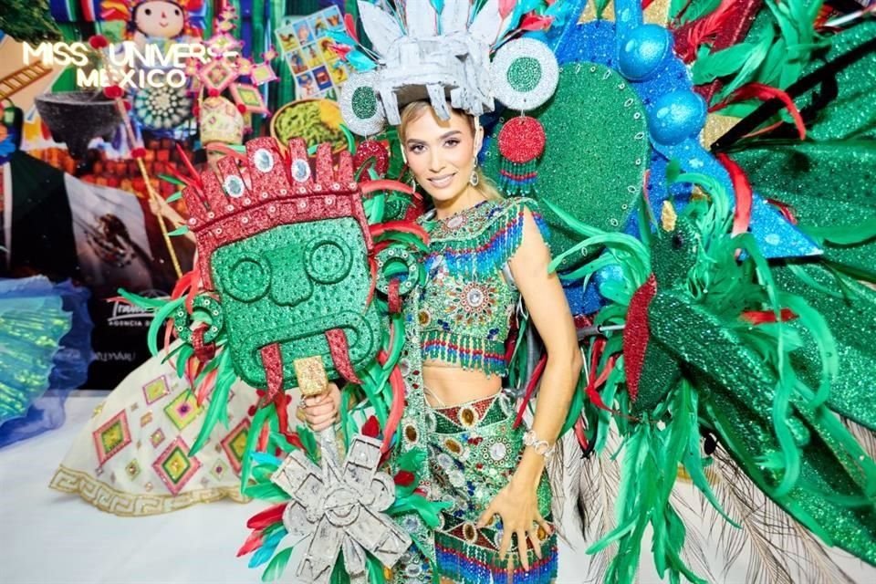 La jalisciense Yoana Gutiérrez en su espectacular traje típico.