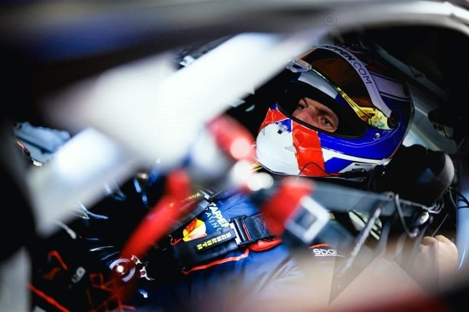 Verstappen no deja de competir.