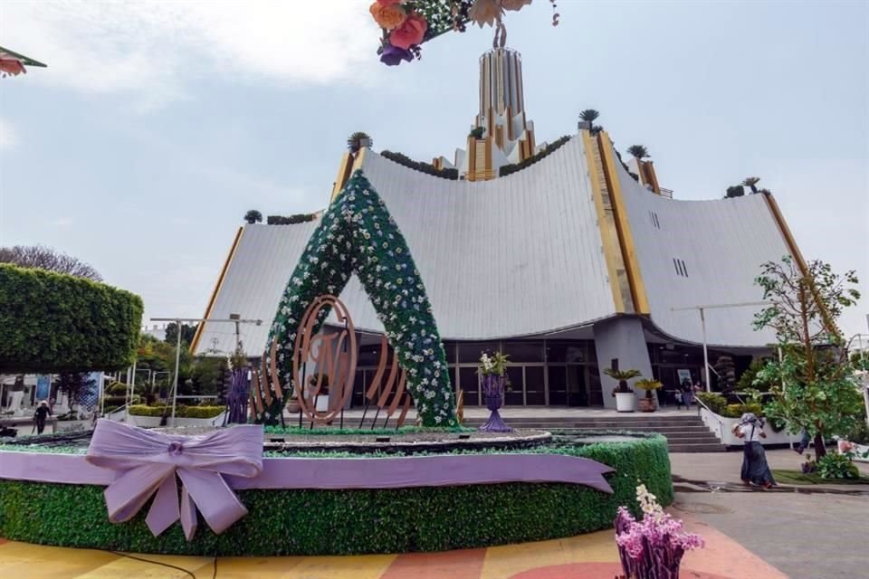 Fachada de la Iglesia La Luz del Mundo, en Guadalajara, Jalisco.