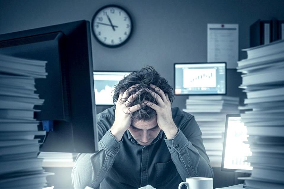 Een oorzaak van werkstress is een te hoge werkdruk, wat zich niet vertaalt in productiviteit.