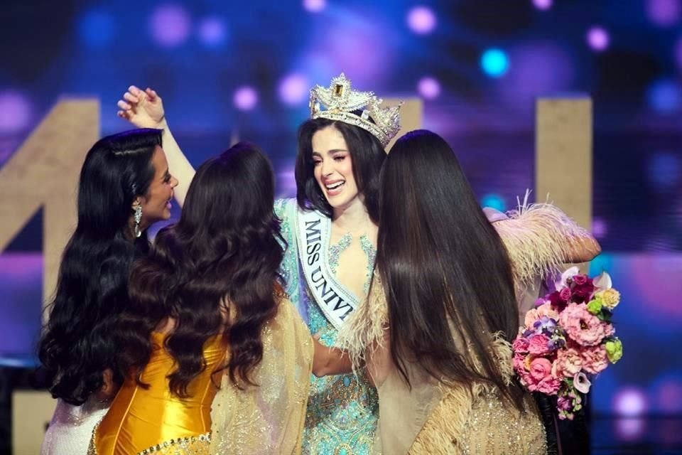 La diseñadora de modas Fátima Bosch fue coronada en la ceremonia realizada en Guadalajara.