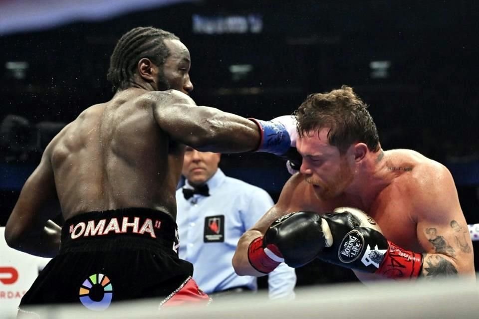 Terence Crawford aplacó al Canelo Álvarez.