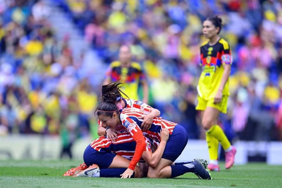 Denise Castro fue la encargada de darle forma al triunfo de Chivas.