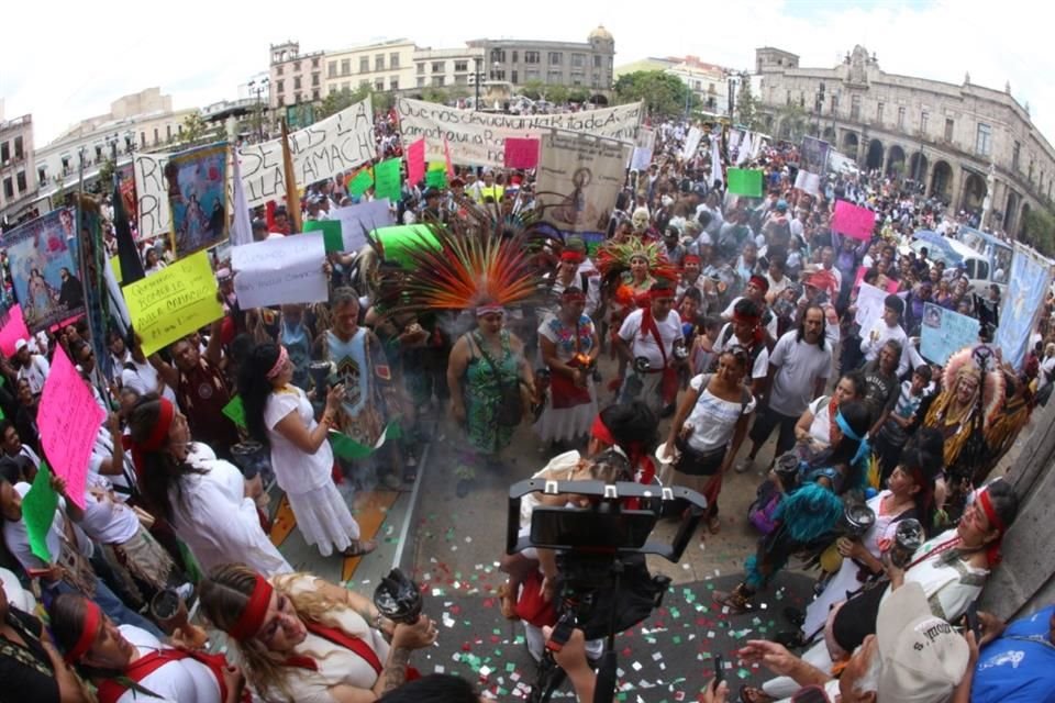 Danzantes se manifiestan.
