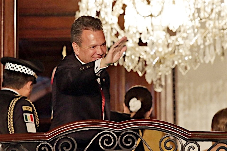 La ceremonia encabezada por el Gobernador iniciará a las 21:00 horas. 